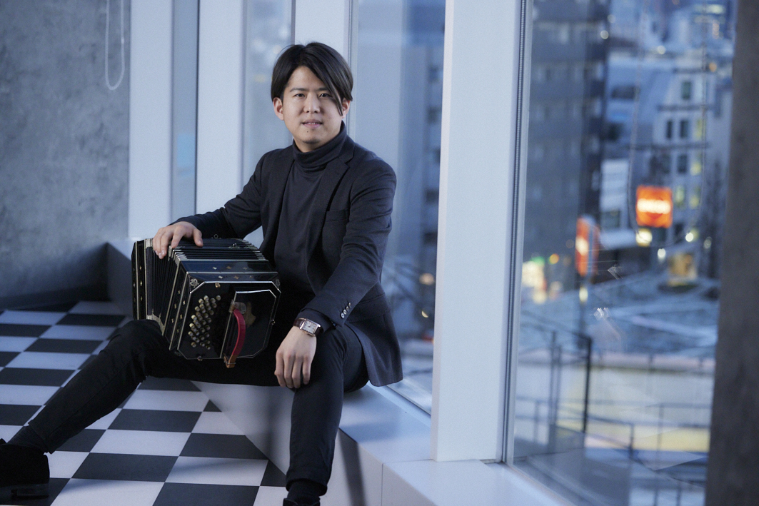 10歳で世界の扉を叩き、16歳でアルゼンチンへ。世界的バンドネオン演奏