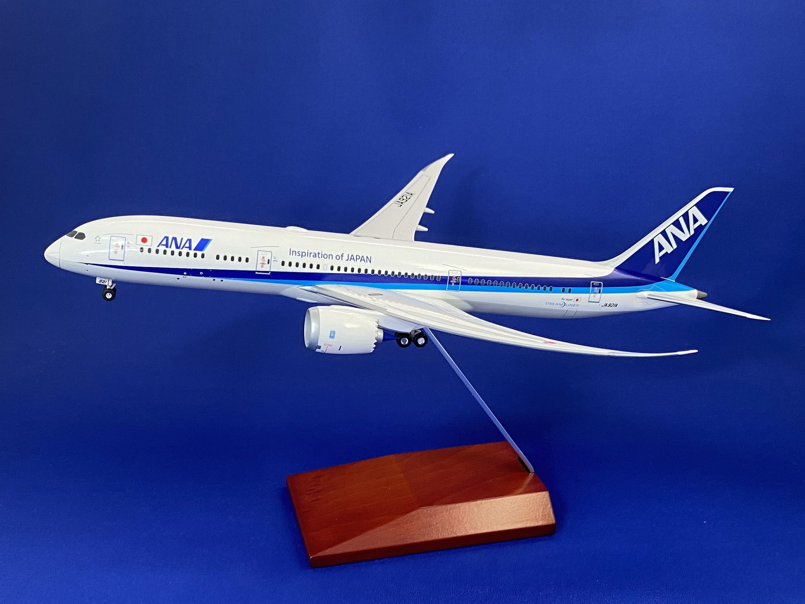 NH20169 全日空商事特注品 ANA B787-9 JA921A 1:200 組立式 完売しま