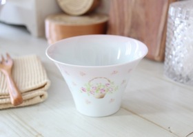 イマン ローズバスケット 陶器、ホーロー － フレンチカントリーのバラ