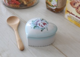 イマン プリンセスローズ － フレンチカントリーのバラ柄、レース雑貨