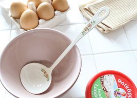 マニー ステンシルローズ 陶器 － フレンチカントリーのバラ柄、レース