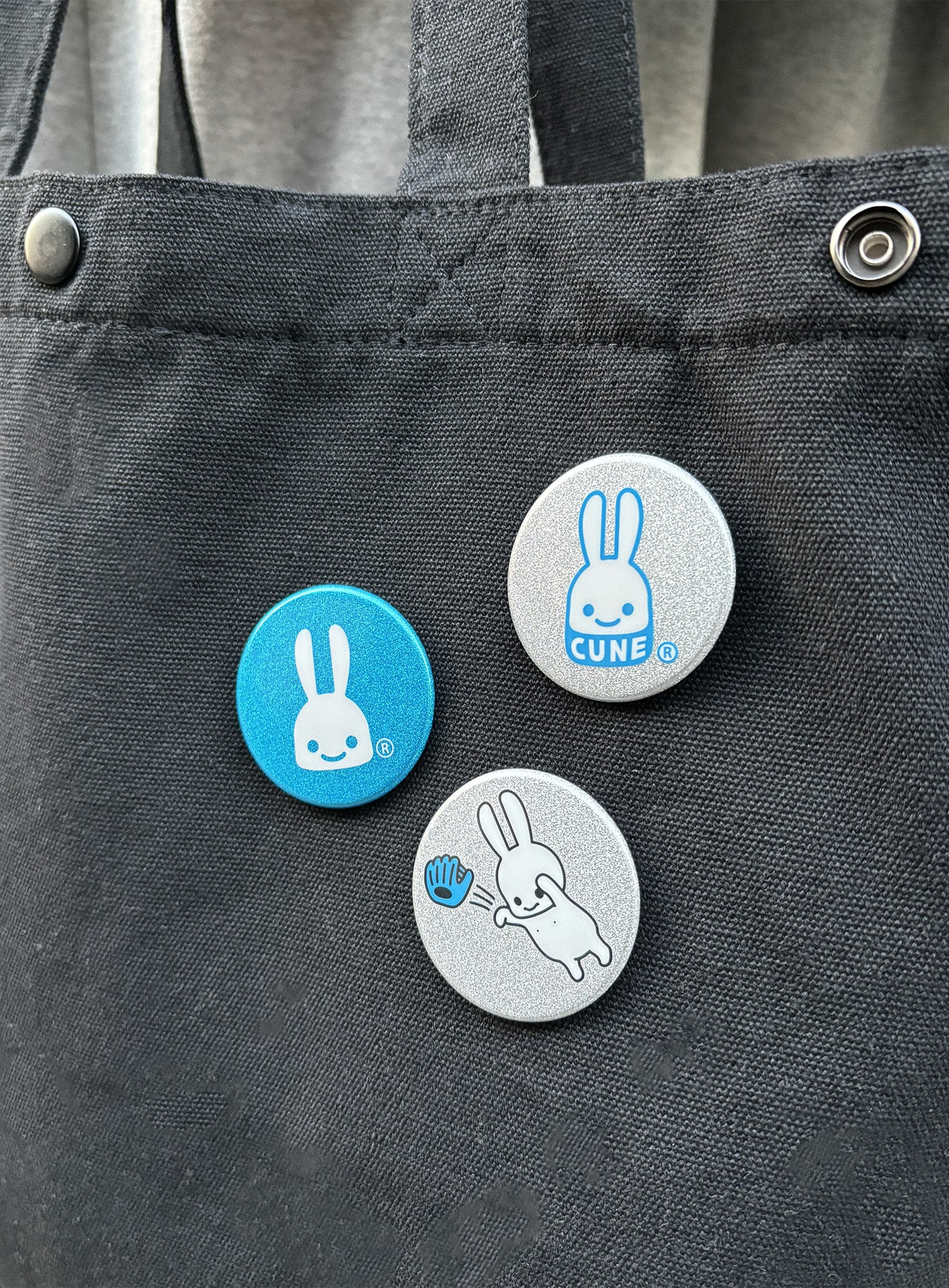 2026S/S LAUNCH CAN BADGE SET｜ウサギがいる｜CUNE ONLINE STORE