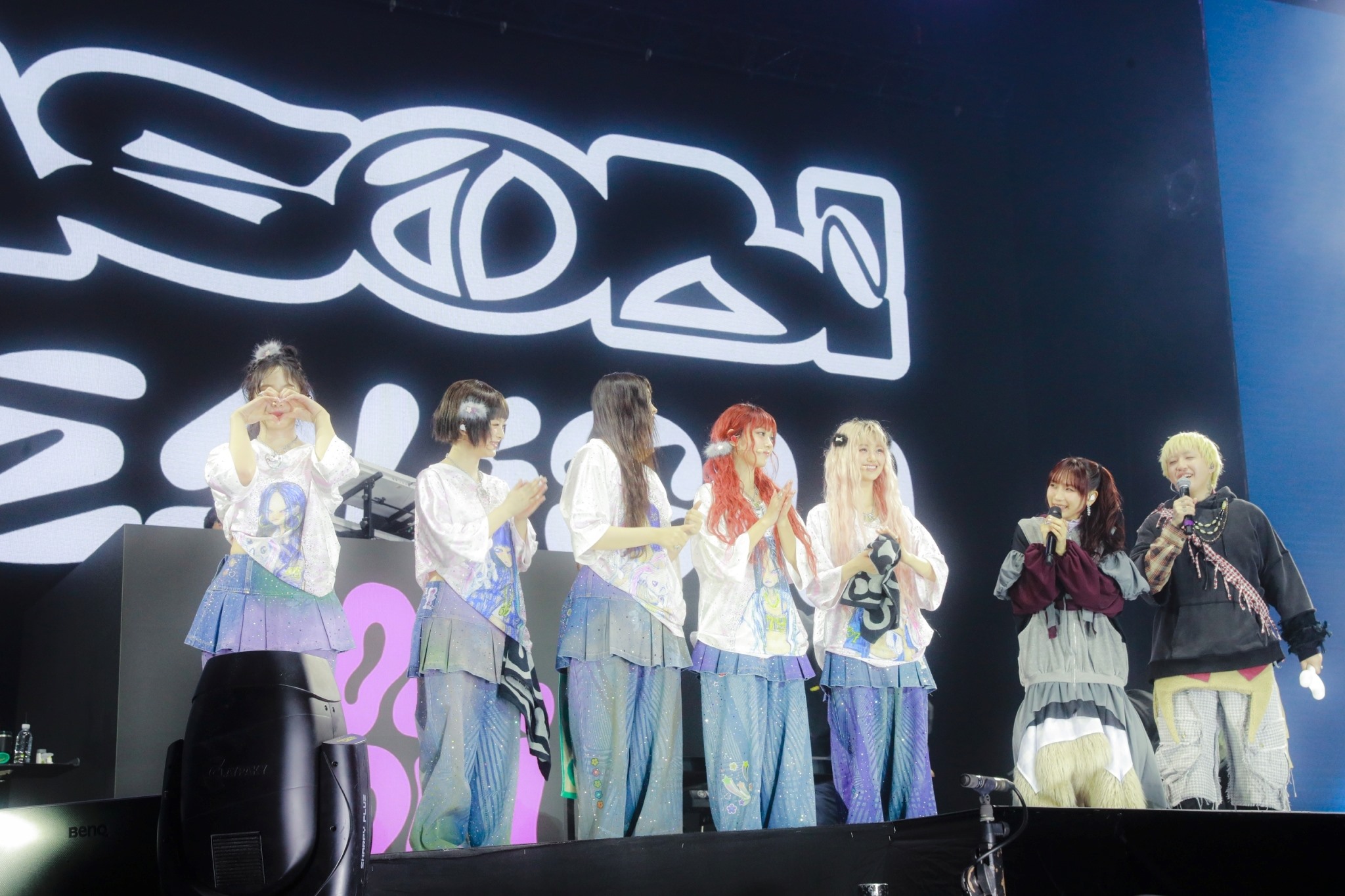 YOASOBI、2度目のアジアツアーでNewJeansとAKMUをゲストに迎え韓国公演