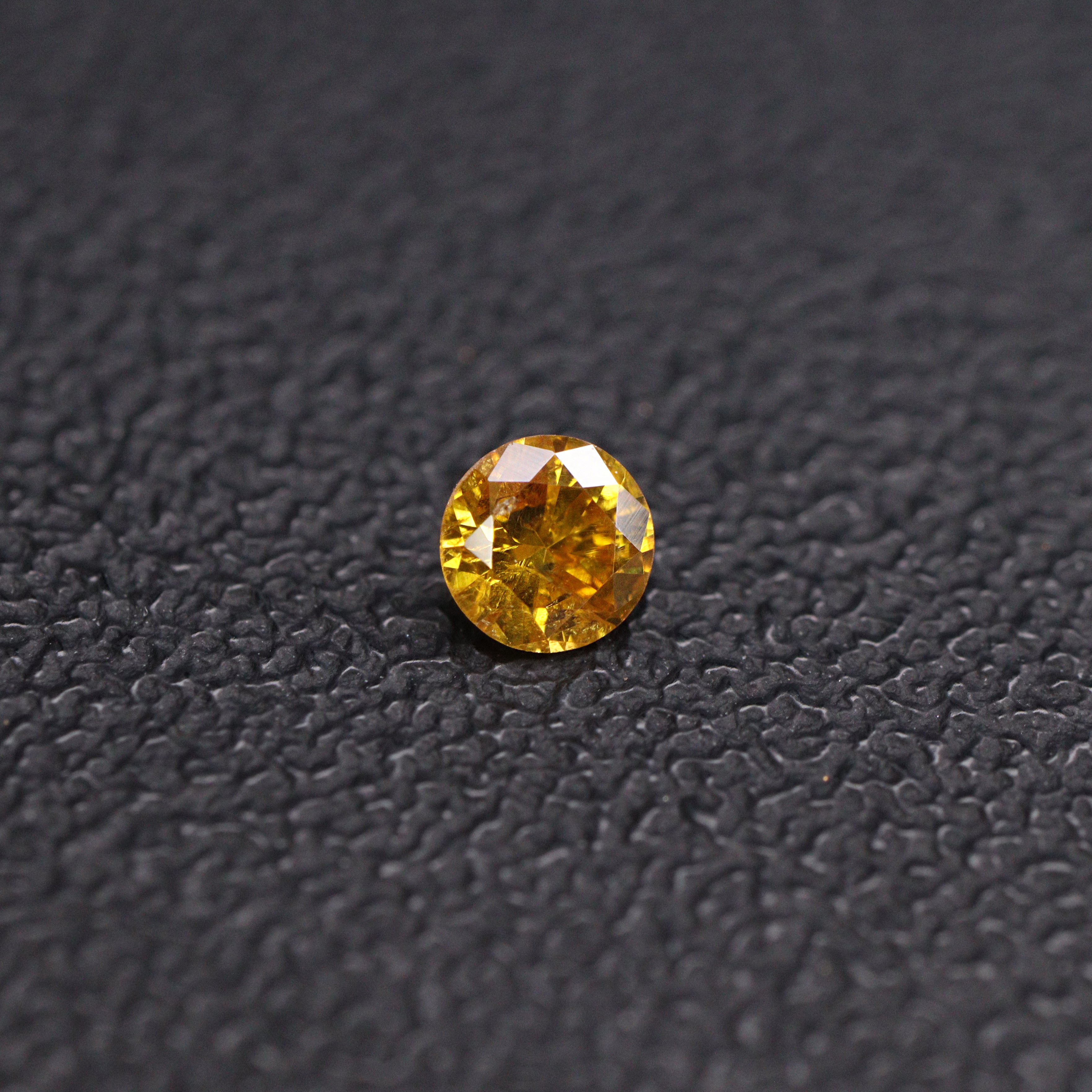 イエローダイヤモンド0.066ct