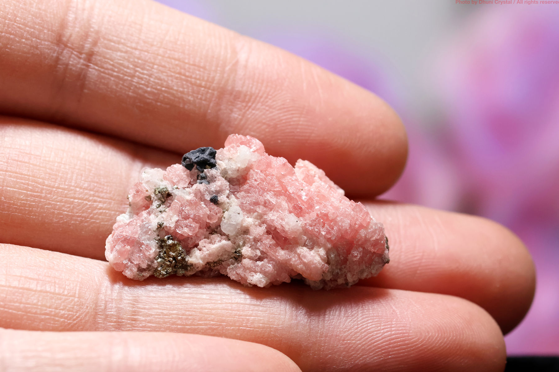 インカローズ 天然石 愛と情熱を象徴するロードクロサイト