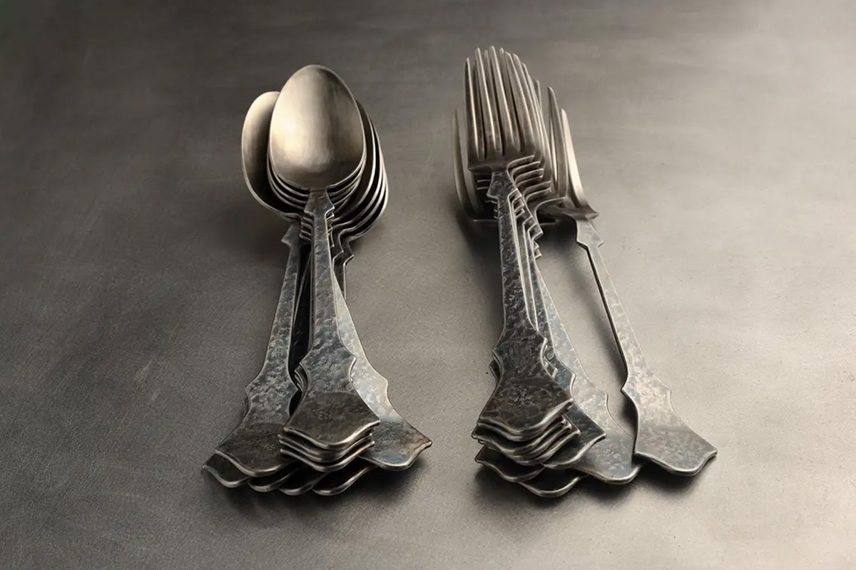 永島義教》空間をアートに変えるカトラリー | Discover Japan