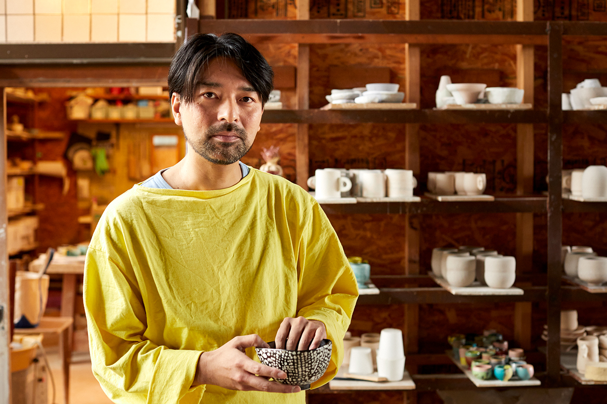 陶芸家・竹村良訓さんのうつわ“個性”を好きになるオンリーワンの色彩