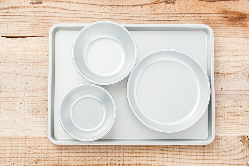 10個　アカオ　アルマイト　給食用食器　11cm　アルミ皿　深皿　小鉢　⑵ Amazon｜アカオアルミ 給食用皿 14cm アルミニウム(アルマイト) 日本