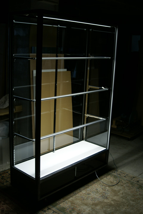 ショーケースのLED照明 | ガラスショーケースの制作・通販なら石山製作所