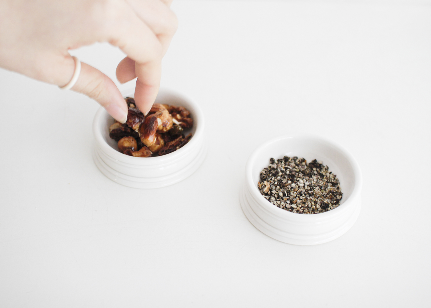 Simple Materials on the Table | doinel / ドワネル