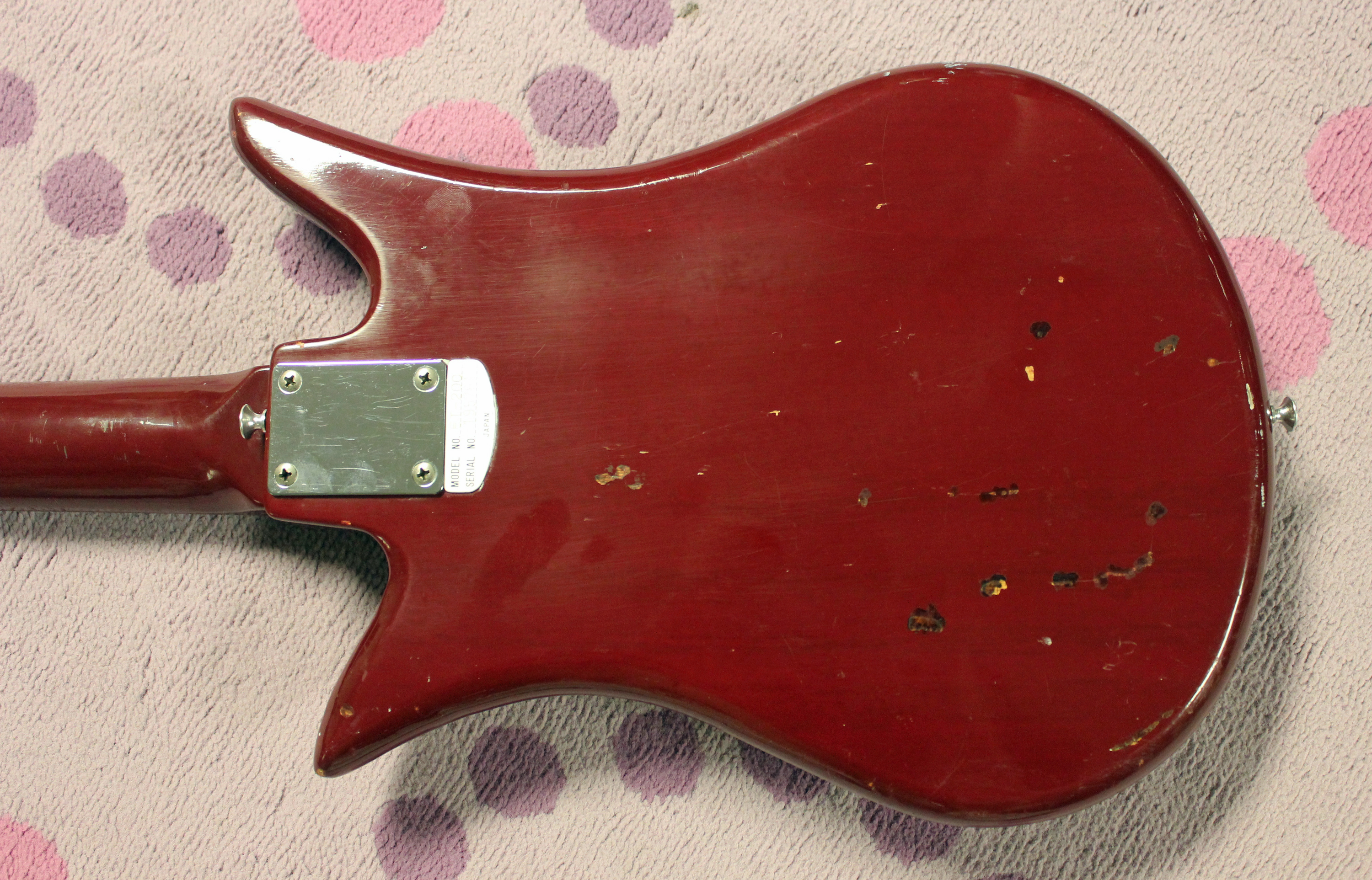 Garage Rock Hero – 1960s Teisco ET200 Electric Guitar – Drowning