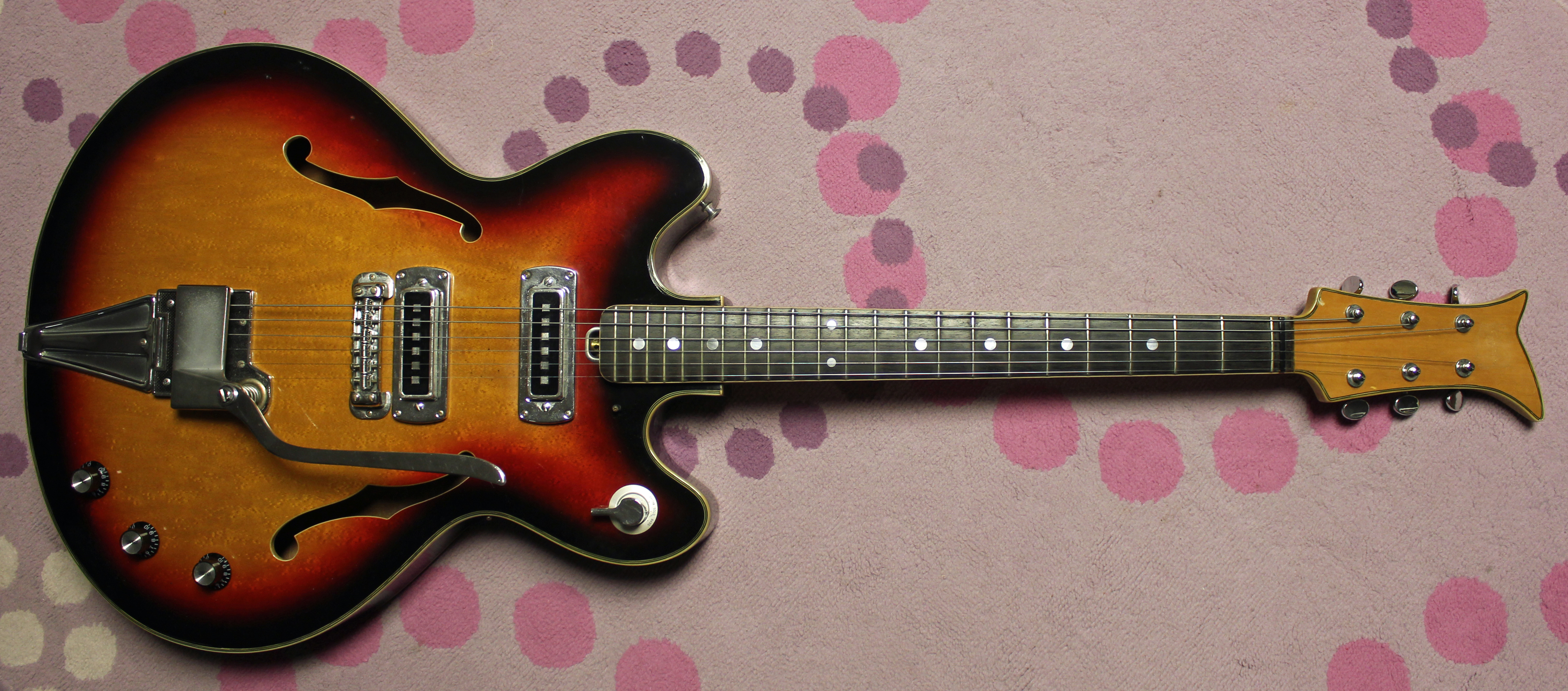 The BIG Bottom- 1968 Teisco (Silvertone) EP11T Supreme