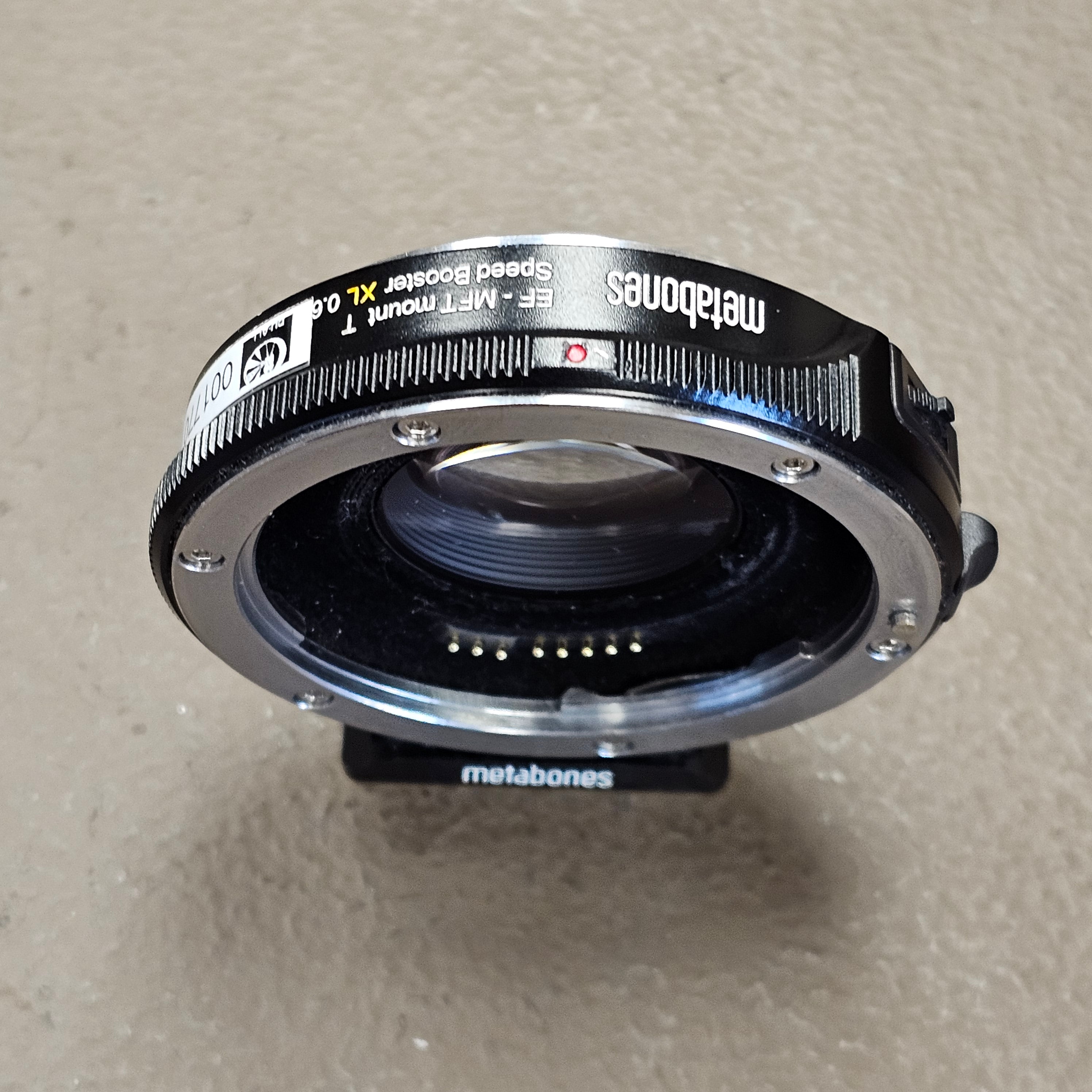 Metabones EF-MFT mount T Speed Booster XL 0.64x S# 25B000869 – Du