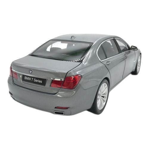 KYOSHO ORIGINAL DIE CAST モデルカー 1:18スケール BMW 750Li (F02) 7