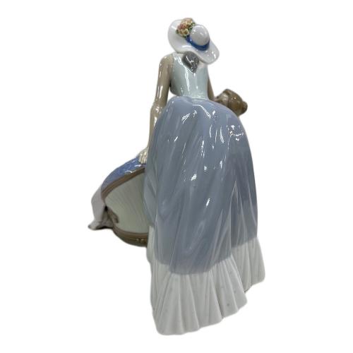 LLADRO (リヤドロ) フィギュリン 「花の帽子の女性二人」｜トレファク