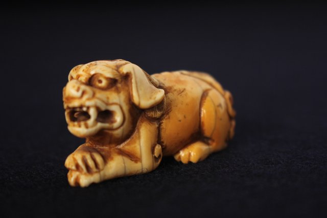 友一銘 獅子時代根付 U087｜骨董店 のびる 古美術 骨董 和風建具 蔵戸