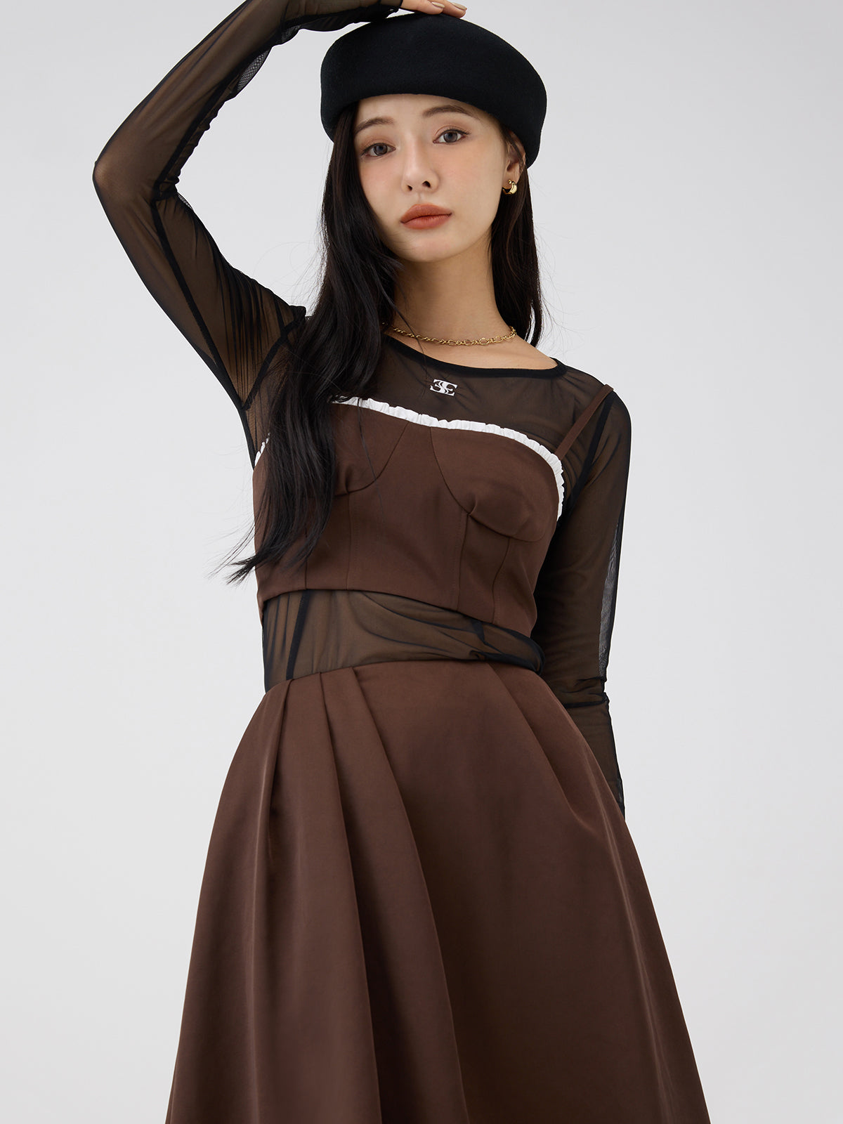 ロゴモチーフチュールトップス