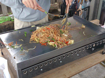 焼きそば焼き機のレンタル業者は 東京 大阪 全国対応イベント21!