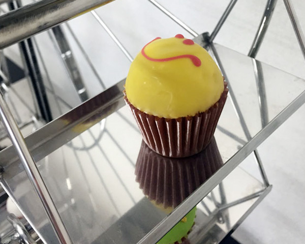 回転カップケーキスタンドのレンタル業者なら東京イベント会社!