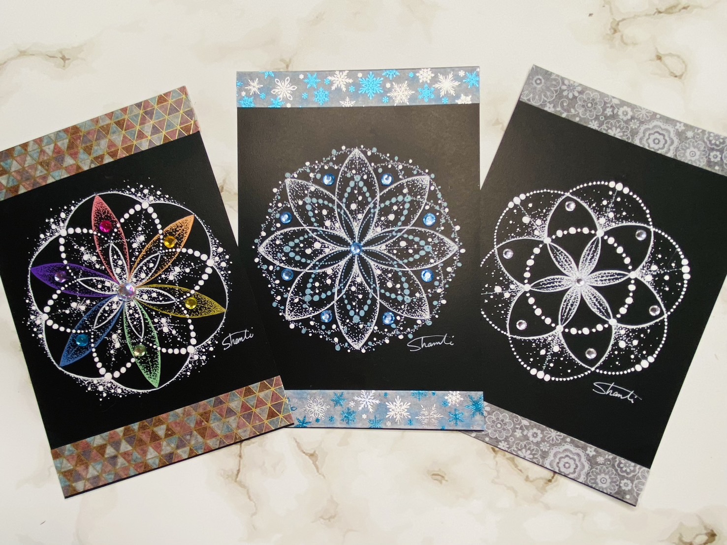 コースレッスン】描く瞑想「点描曼荼羅アート講座」〜初級編〜 | FANTIST