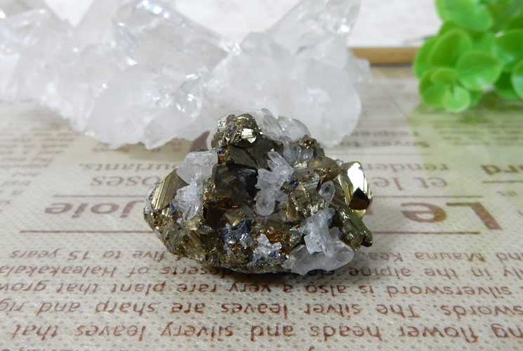 ペルー産パイライト（水晶共生）クラスター - パワーストーンのFairy