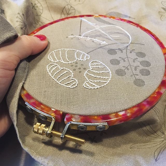 樋口 愉美子さんの刺繍キット 刺繍 図案 gris エンブロイダリーキット