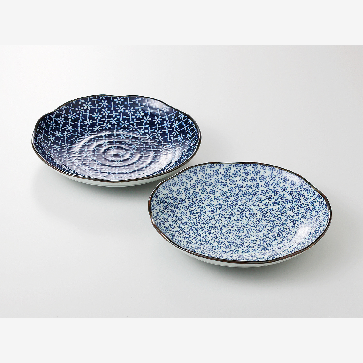 Price Gift｜今様古染 菊型8号皿ペア｜西海陶器 | SAIKAI B-SHOP｜西海