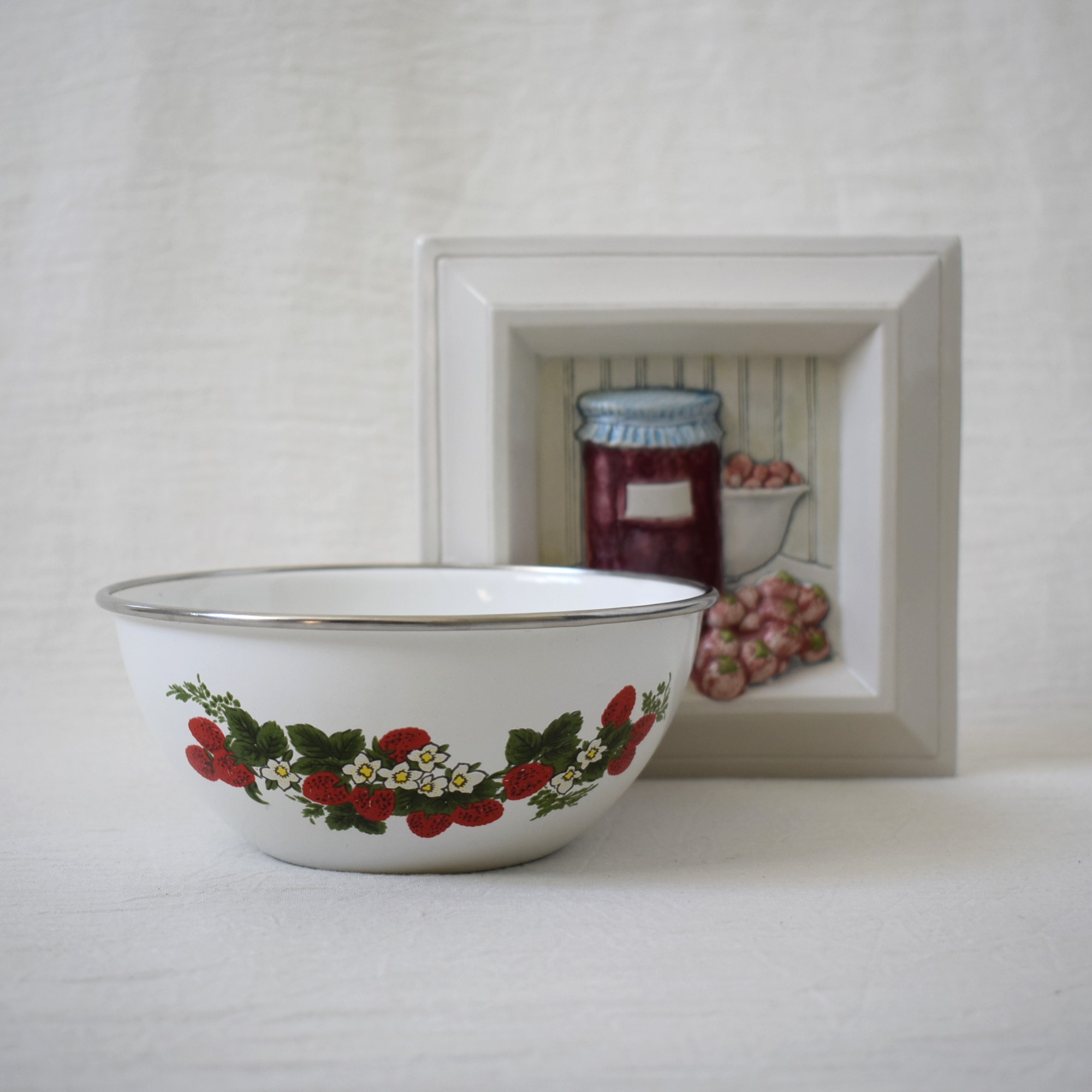 いちご柄・フツールボウル / ホーロー・スウェーデン | florantik