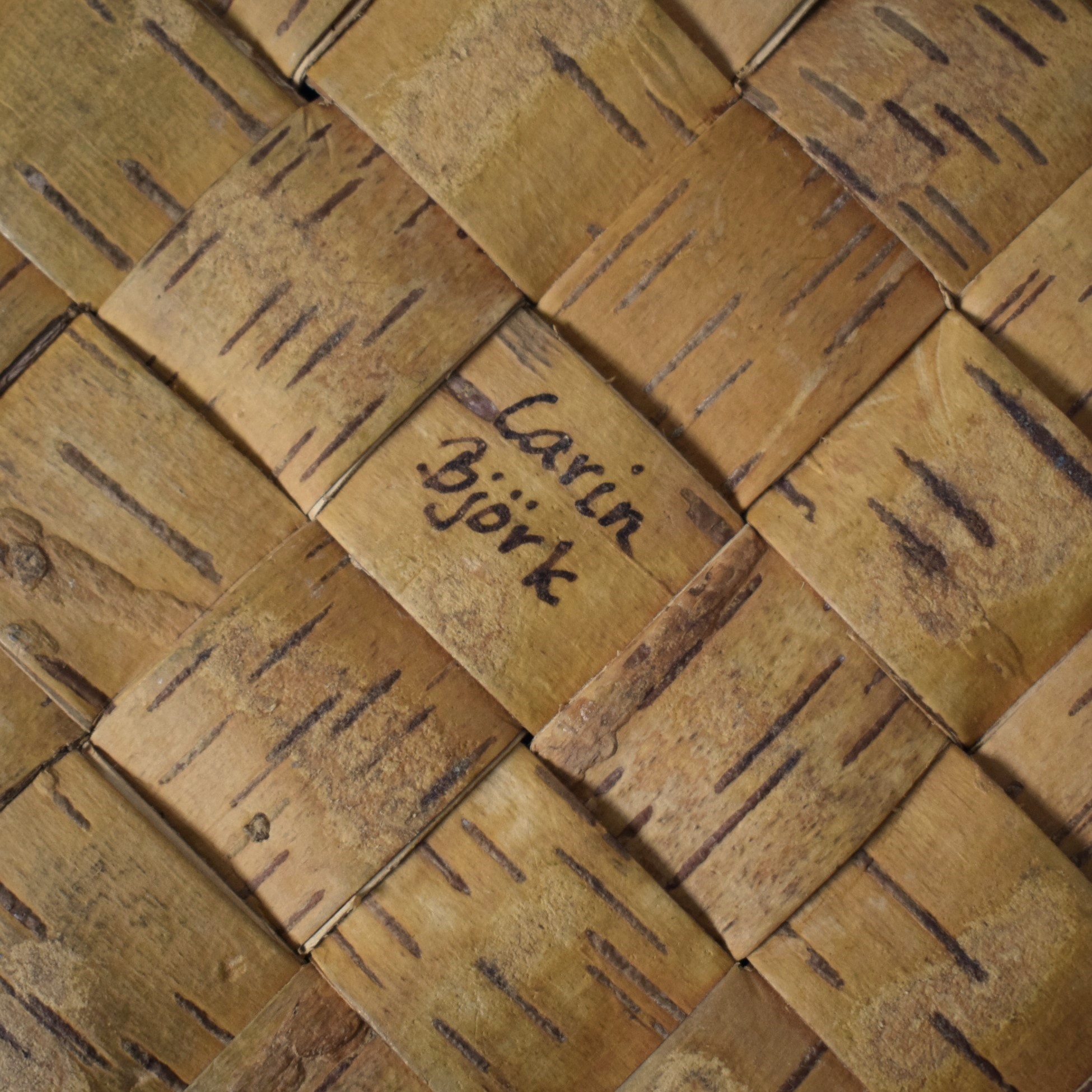 白樺のバスケット・根かがり / Näverslöjd・ネーベルスロイド