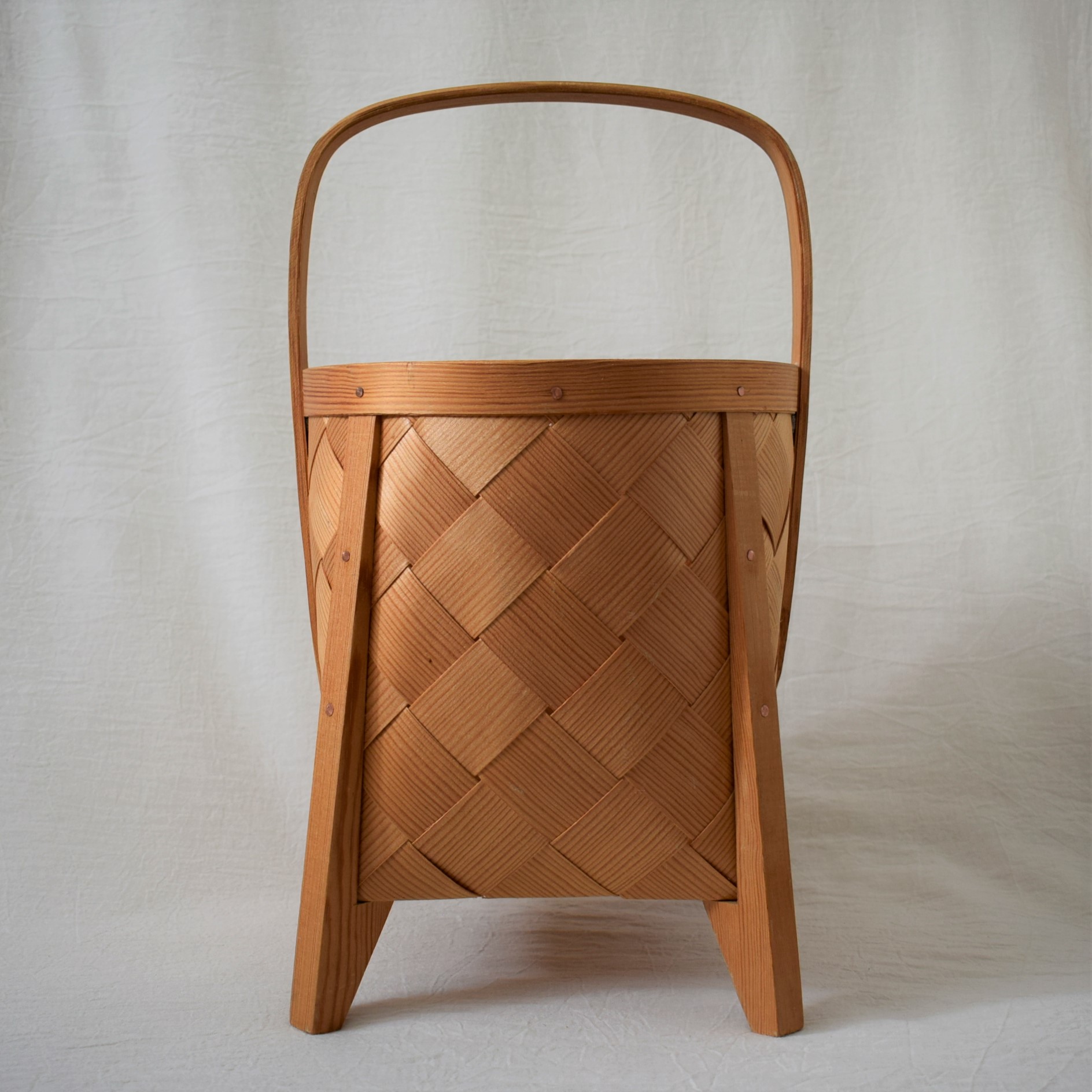 花籠・縦長バスケット / ハンドル・脚付き / スポーンコリ・Spånkorg