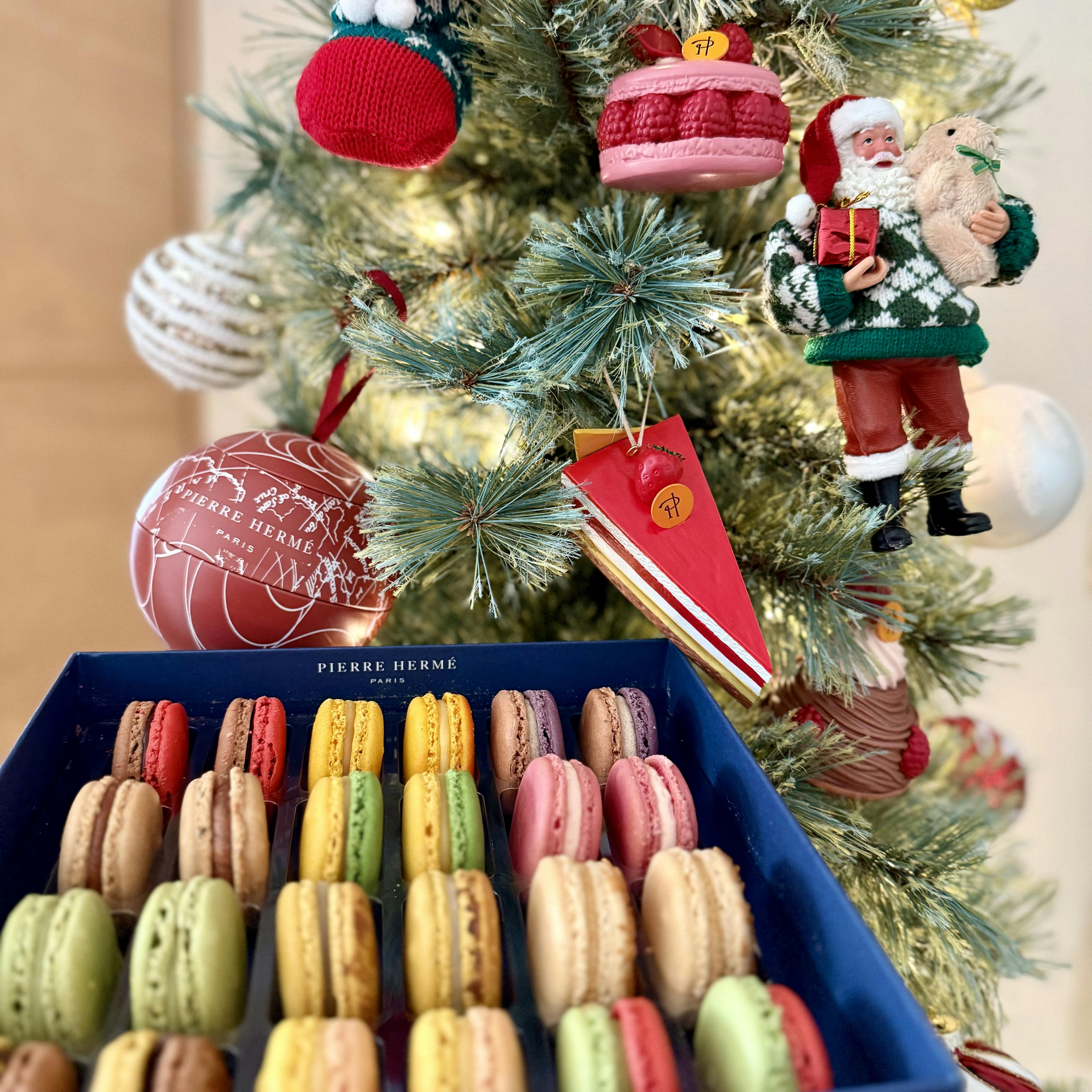 クリスマスを彩る『ピエール・エルメ・パリ』とコラボしたオーナメント