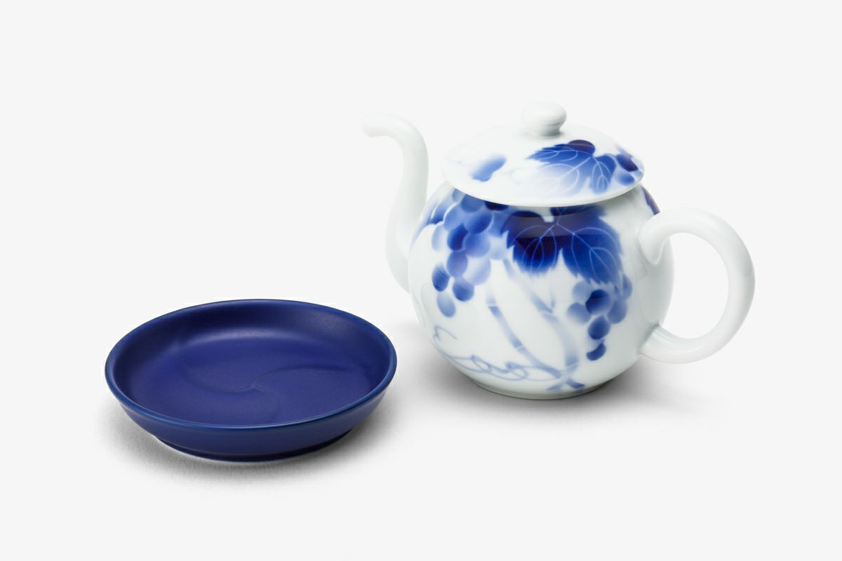 ブルーワイナリー 台付醤油差（正油差し） | 有田焼 深川製磁｜公式