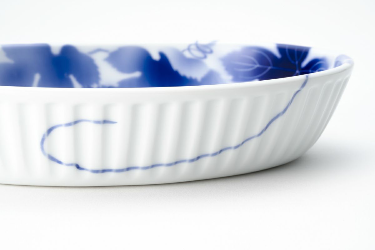 ブルーワイナリー しのぎ楕円皿 | 有田焼 深川製磁｜公式オンラインストア