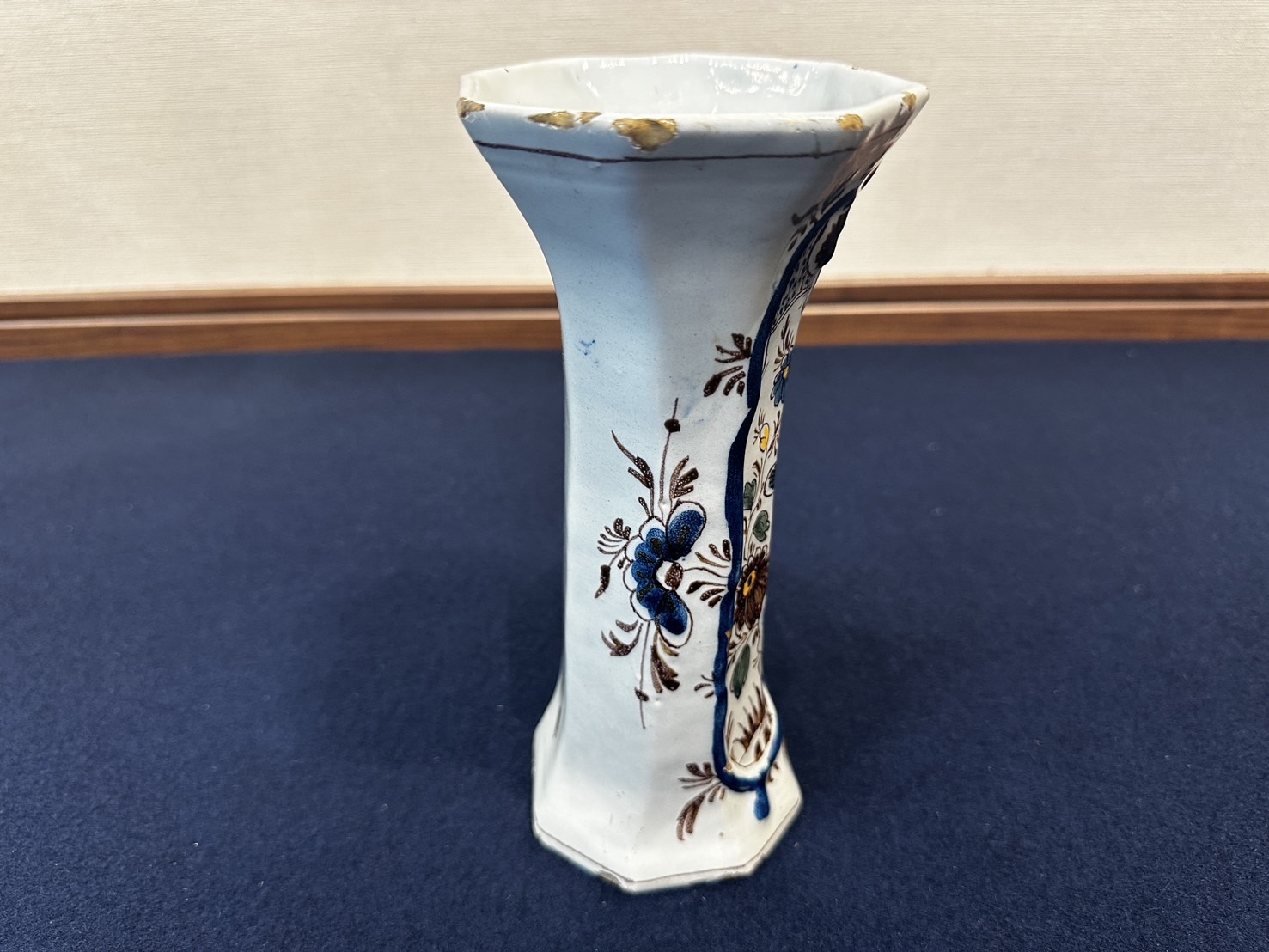 阿蘭陀色絵花入 - 古川古美術 茶室のある空間で 古美術に触れる古川古