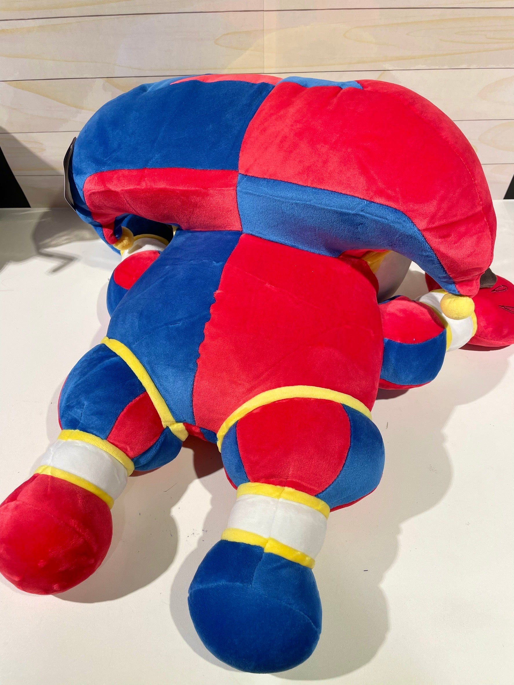 アメイジングデジタルサーカス ビッグぬいぐるみ（ポムニ） – インフォ