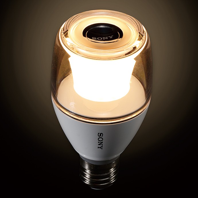 家の照明が音楽プレーヤーに。ソニーの白モノ家電「LED電球スピーカー