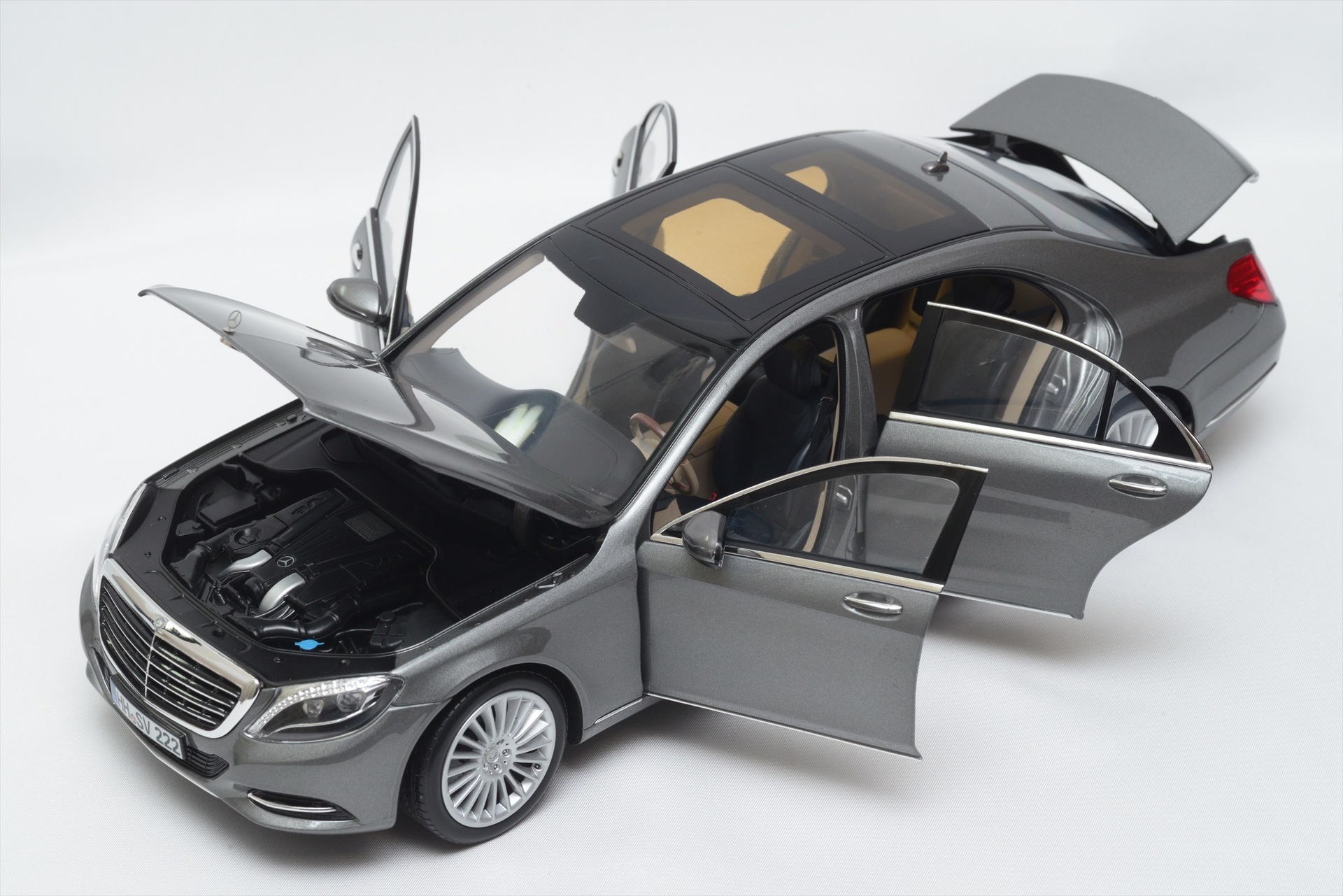 NOREV 1/18 メルセデスベンツ Sクラス (W222): 銀の備忘録