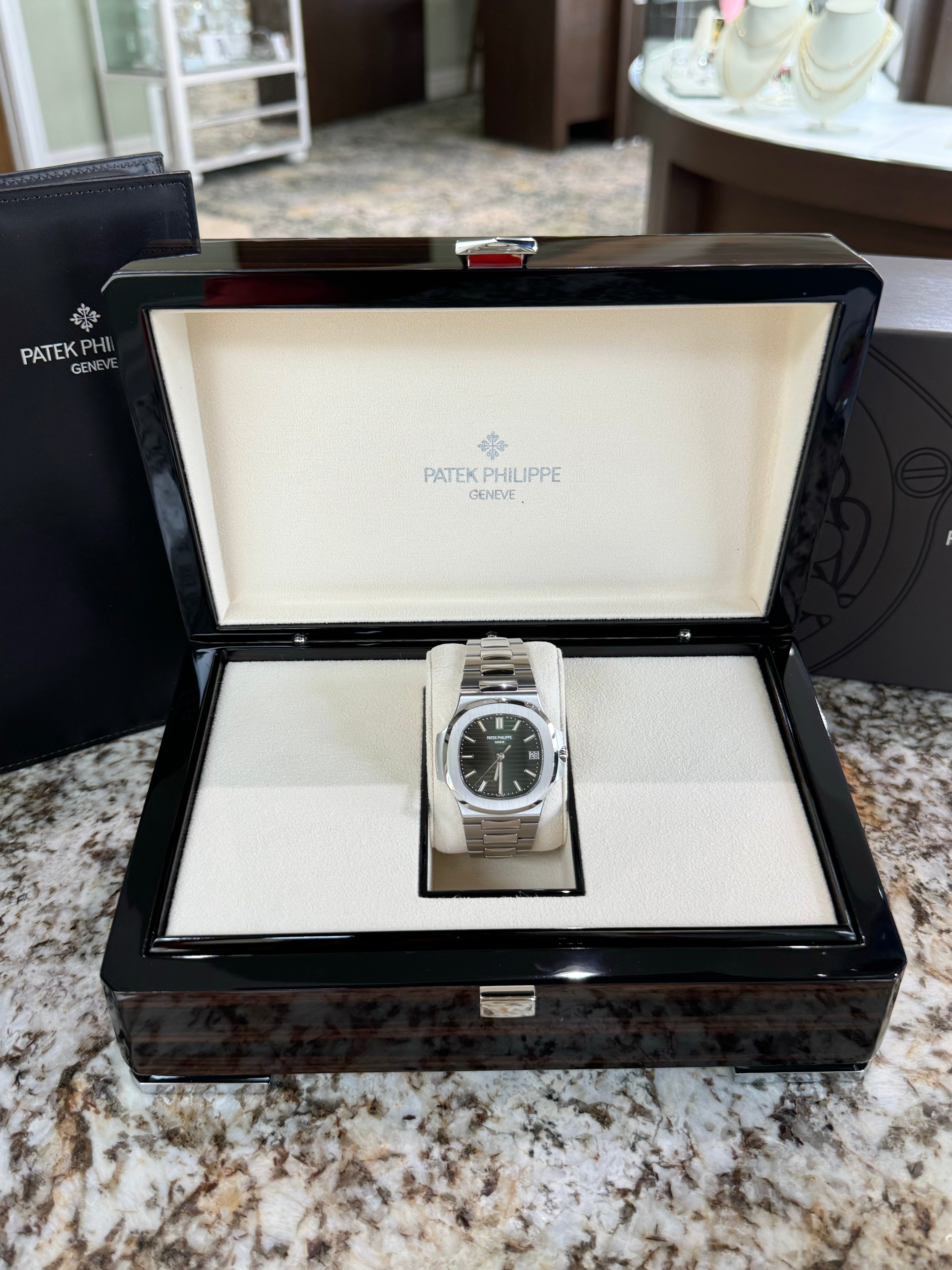 2021 Patek Philippe Nautilus 5711/1A-014 – Giganti Watches