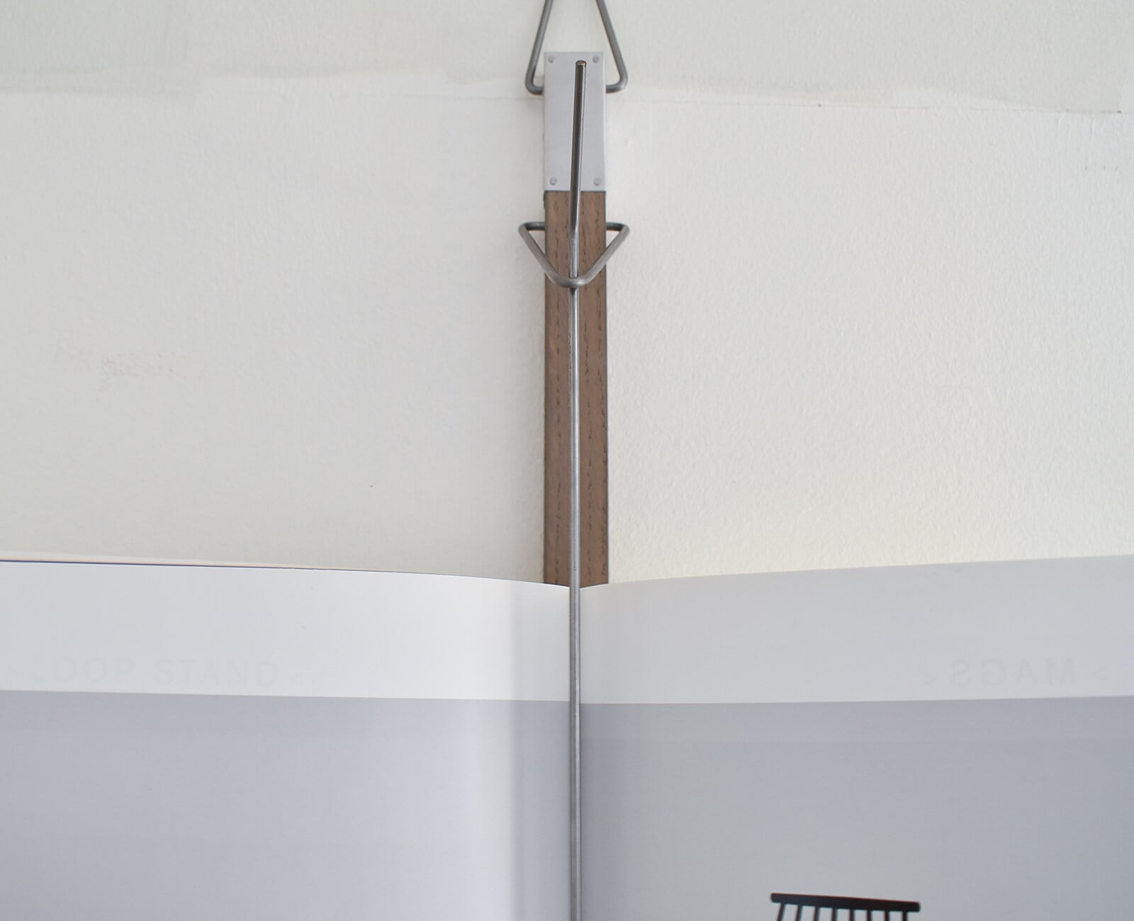 book on the wall / chikuni｜ CATAWARA（カタワラ）