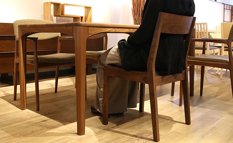 ムカイ ダイニングチェア/椅子(アームレスチェア) ウォールナット