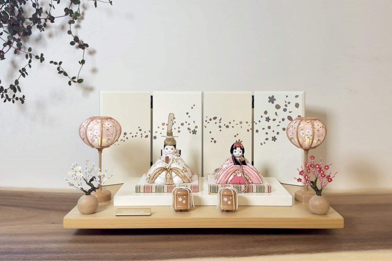 rico美優（みゆ）木目込み親王飾り雛人形 高岡塗台 ミルキー桜蒔絵屏風