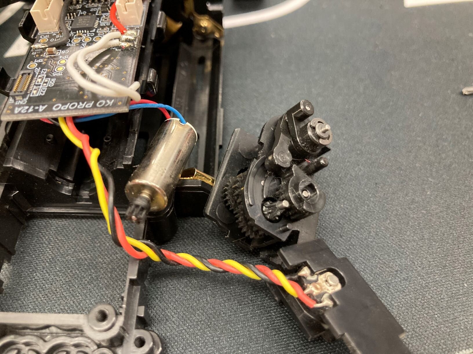 MINI-Z(ミニッツ)走行日誌 初めてサーボのギアが欠けた - ハンチング