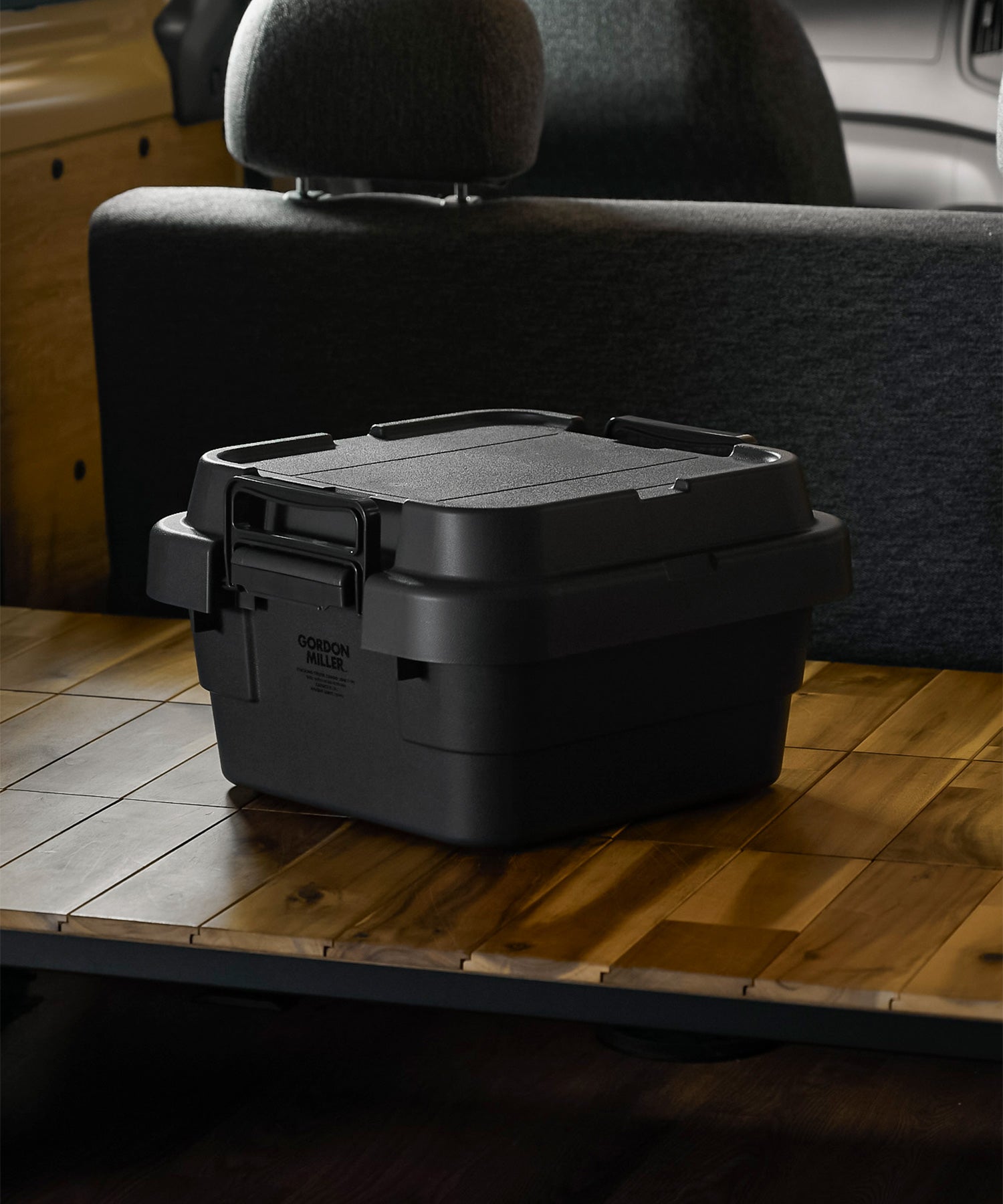 スタッキングトランクカーゴ ロータイプ18L – GORDON MILLER