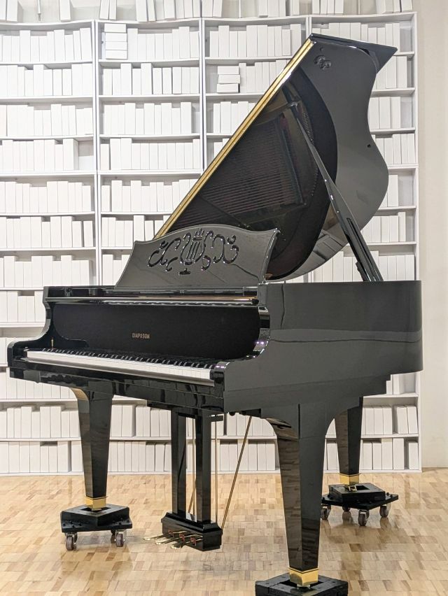 DIAPASON(ディアパソン) D183BG 中古グランドピアノ 重厚な響きと