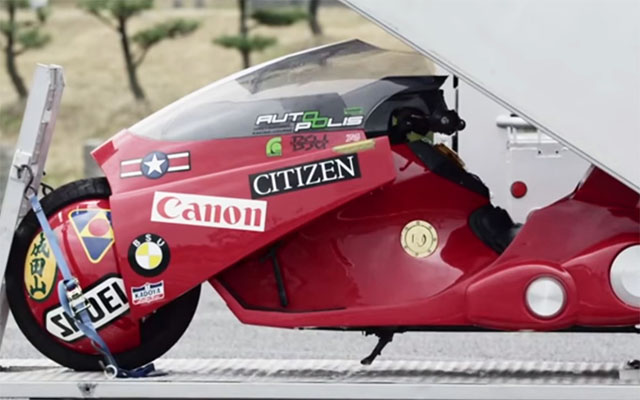 AKIRA」金田正太郎が愛用するバイクが公道を爆走！【大友克洋公認