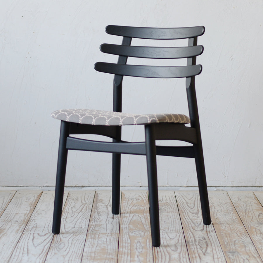 minä perhonen チェア｜FDBモブラー 日本総代理店｜北欧家具・北欧