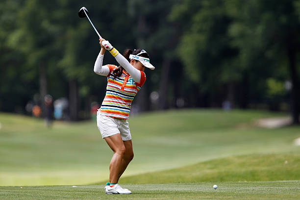 ナイスショットの秘訣は、インパクト時の手の高さにあります