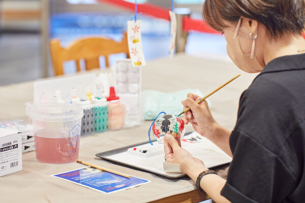 涼しげな風鈴の絵付けを体験！「体験工房クラフトカフェ川越」 - 川越