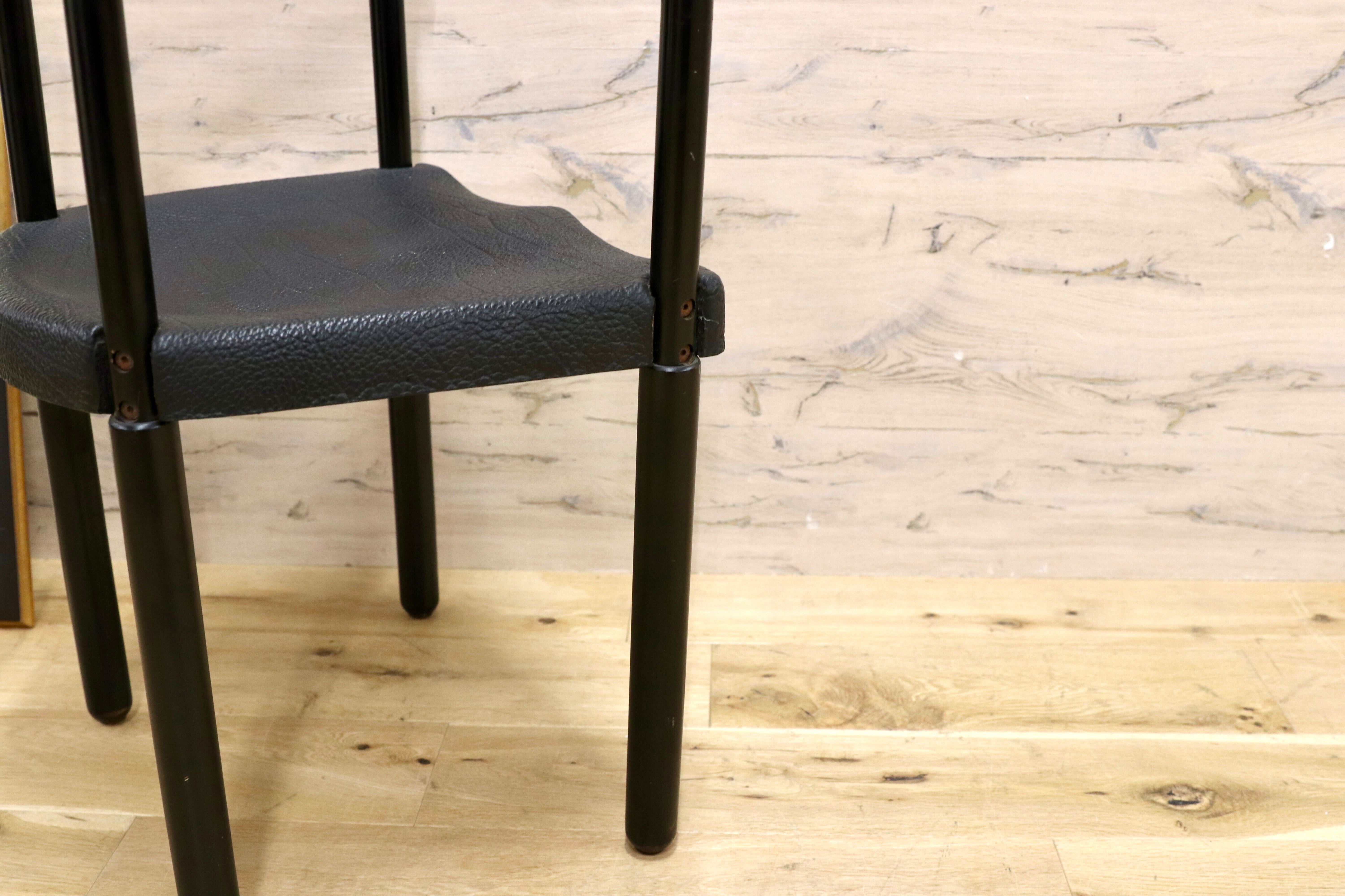 GMGK465A○レオナルド アームチェア ブラック スイス デザイナーズ家具