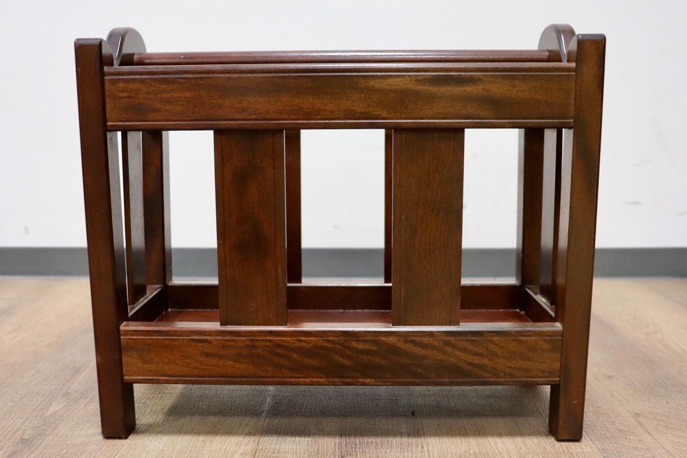 GMGH297○松本民芸家具 C型 マガジンラック 雑誌立て ミズメザクラ